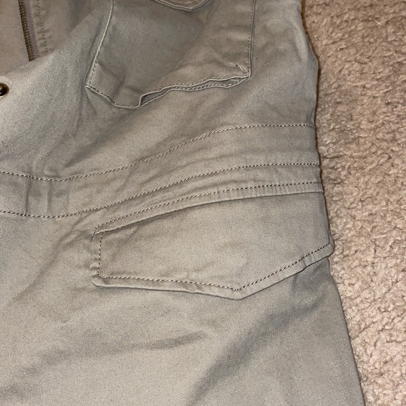 Taupe vest - Picture 4 of 7